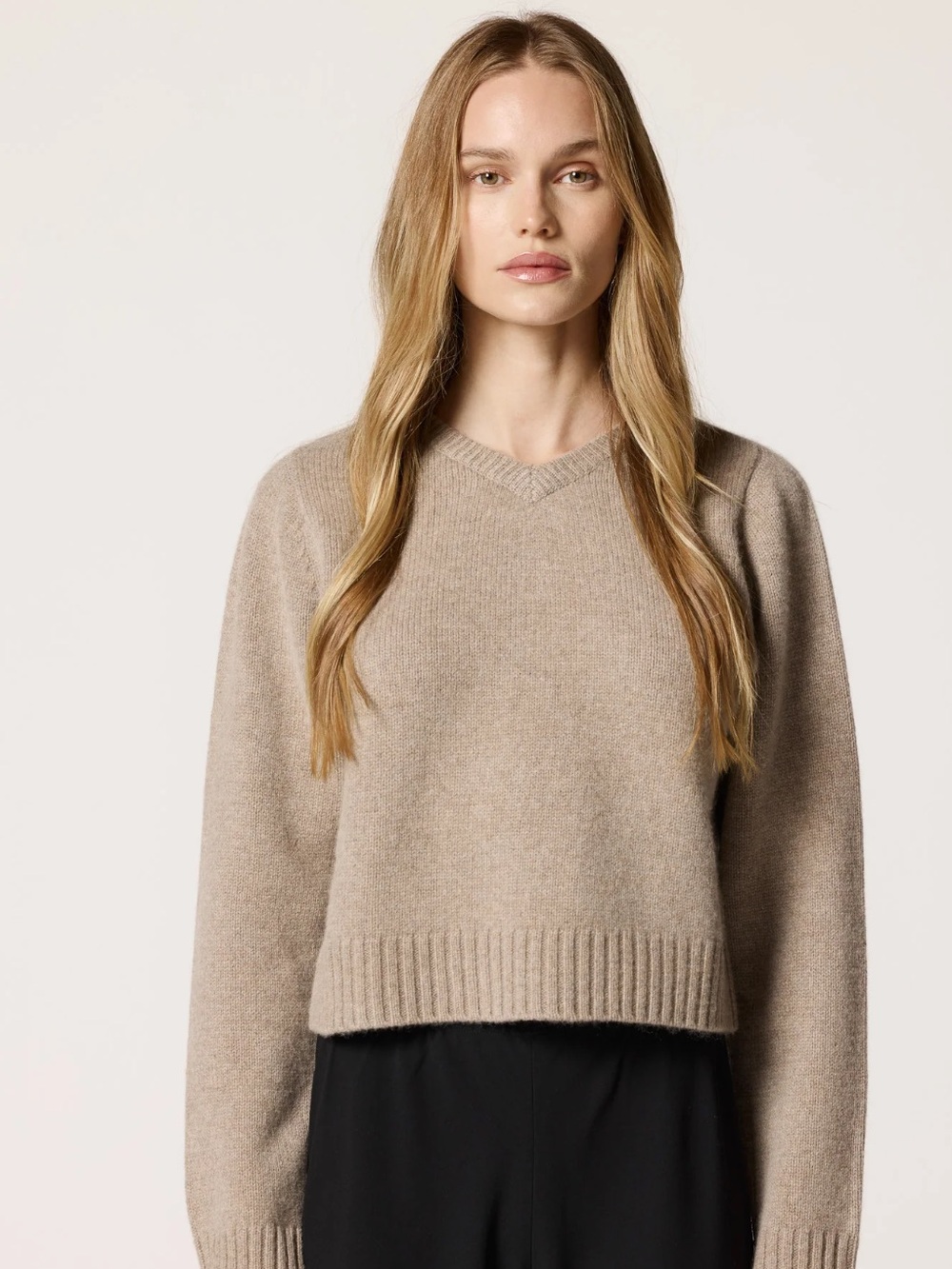 RESA Crew Neck 100% Cashmere Sweater in Taupe